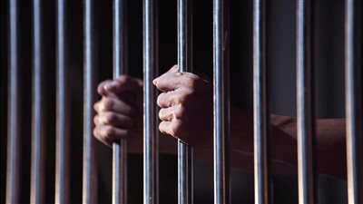 كان بحوزته حشيش.. السجن 3 أعوام لتاجر مخدرات في قنا