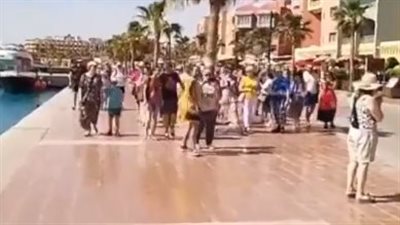 توافد السياح على مارينا اليخوت بالغردقة.. ورواج في الرحلات البحرية مع اقتراب الكريسماس| بث مباشر