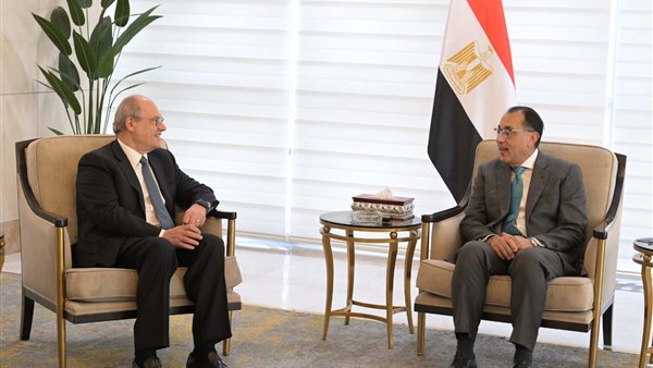 رئيس الوزراء يلتقي