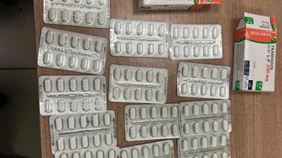 مواد مخدرة وأدوية جدول.. سلطات مطار القاهرة تحرر 17 محضرًا جمركيًا بمبني الركاب رقم 2