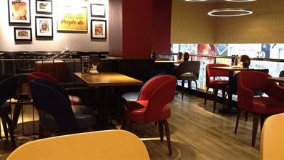 الدخول بتقييم حسابك على إنستجرام.. شروط بعض الكافيهات في إسكندرية تثير الجدل