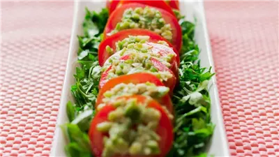 في 8 خطوات.. طريقة عمل طماطم مخللة بالثوم والكمون