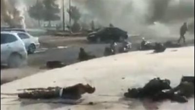 الفصائل المسلحة تعلن انسحاب الجيش السوري من آخر موقع بطريق حماة حمص