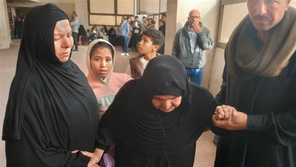 والدة الشاب ضحية