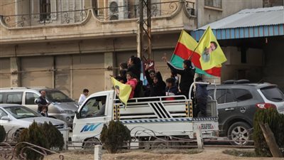 حفاظًا على العلاقات.. إيران تفتح خطوط اتصال مع قيادات المعارضة السورية بعد الإطاحة بالأسد 