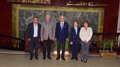 محافظ الأقصر يبحث مع إدارة مهرجان السينما الإفريقية استعدادات إقامة الدورة الـ14