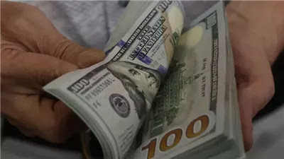 تراجع سعر الدولار مقابل الجنيه المصري اليوم الاثنين 