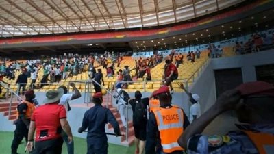 كاف يعلن إحالة أحداث مباراة جاراف السنغالي واتحاد العاصمة إلى التحقيق