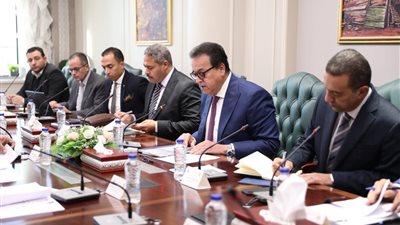 وزير الصحة يوجه بدراسة شكاوى ذوي الإعاقة بشأن عدم الإفراج عن سياراتهم