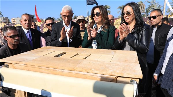 جانب من وضع حجر الأساس