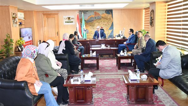 محافظ الفيوم يستقبل