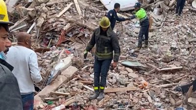 ارتفاع عدد ضحايا عقار العباسية المنهار إلى 7 أشخاص.. واستمرار البحث عن مفقودين | بث مباشر