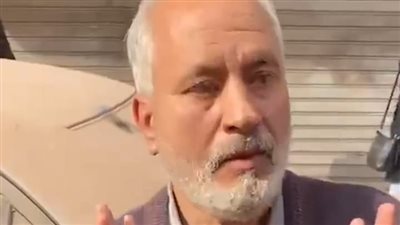 شهود عيان يروون تفاصيل انهيار عقار العباسية: الأساس كان متآكل بسبب مياه الصرف.. وصدر له قرار إزالة| بث مباشر