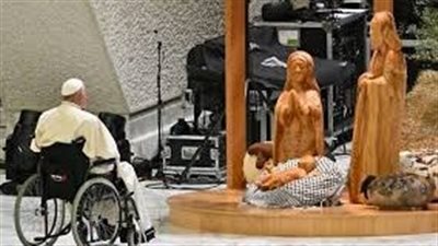 مشهد الميلاد.. الفاتيكان يضع تمثال الطفل يسوع على الكوفة الفلسطينية