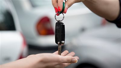 لتجنب الوقوع في فخ النصب.. 8 نصائح يجب اتباعها قبل شراء سيارة مستعملة