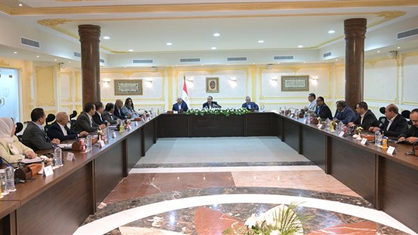 رئيس الوزراء يلتقي