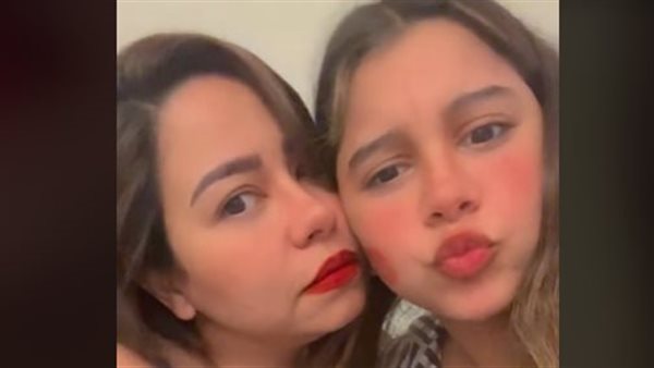 شيرين وابنتها