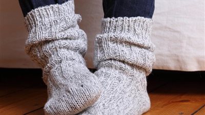 علامة على مرض خطير.. أطباء يحذرون من برودة القدميين خلال فصل الشتاء