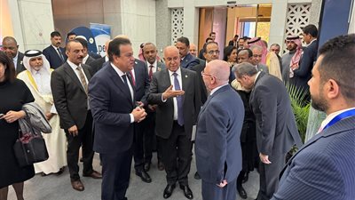 نائب رئيس الوزراء يشهد افتتاح معرض أدوية ضمن فعاليات مجلس وزراء الصحة العرب بالعراق | صور