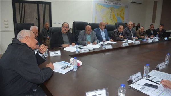 جانب من لقاء محافظ