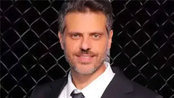 الفنان طارق صبري