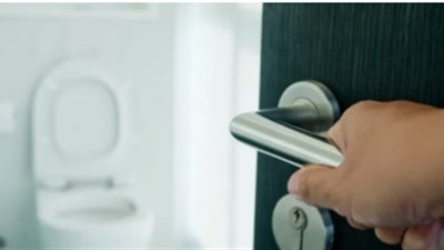 أطباء: كثرة التبول ليلًا مؤشر صحي قد يكشف عن أمراض خطيرة