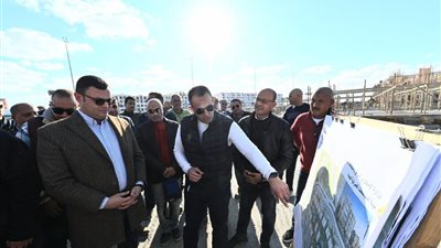 وزير الإسكان يشدد على الالتزام بالمواعيد المحددة للانتهاء من تنفيذ مشروعات مارينا العلمين 