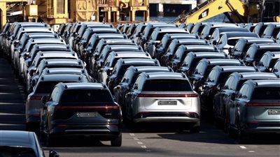 شعبة السيارات: زيادة الأسعار واردة مع تحرك الدولار.. والبعض يدفع أرضيات وجمارك أكثر من سعر السيارة