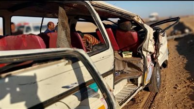 إصابة 16 شخصا في انقلاب سيارة ميكروباص بأسوان