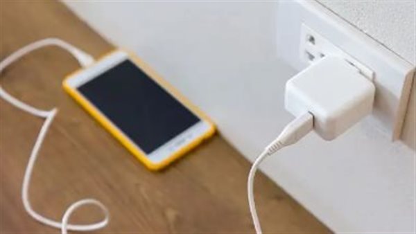 خطورة ترك شاحن الموبايل