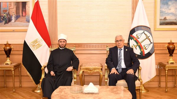 النائب العام - وزير