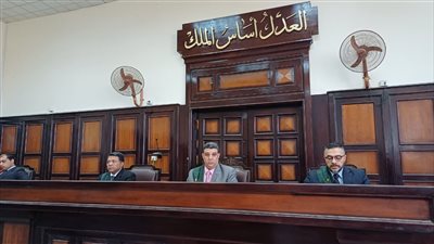 السجن 7 سنوات لـ طالب ابتز محامي بعد اختراق هاتفه وحسابه على فيس بوك بأسيوط