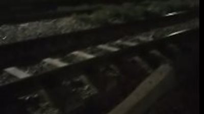 دون إصابات أو ضحايا.. خروج عربة قطار عن القضبان بمحطة سكة حديد قنا|بث مباشر 