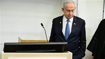 ثالث جلسات المحاكمة| نتنياهو ينفي تقديم رشاوى لموقع واللا العبري.. ويكشف علاقة زوجته بالقضية