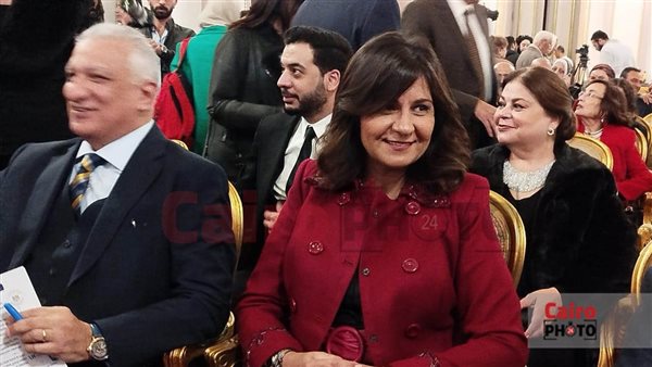 السفيرة نبيلة مكرم