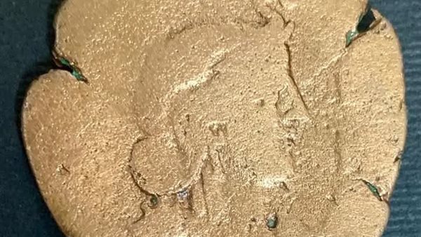 عملة برونزية من العصر