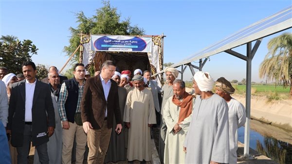 وزير الزراعة يلتقي