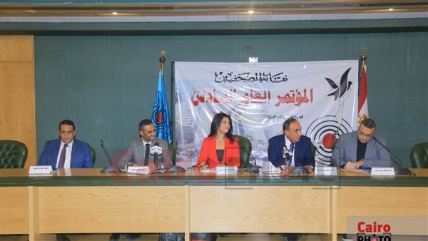 جانب من الندوة