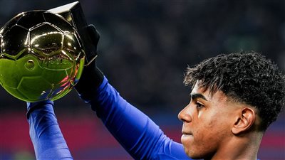 لامين يامال: ميسي قدوة الجميع.. ودوري أبطال أوروبا حلم كل مشجع برشلوني