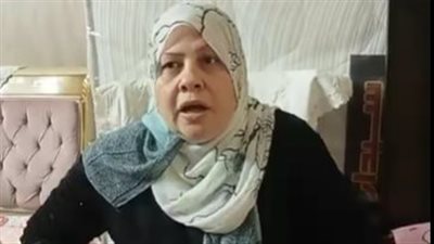 والدة سائق توكتوك تعدى عليه آخرون: ضربوه بخشبة على راسه وبقاله 10 أيام فاقد الوعي| بث مباشر