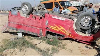 إصابة 13 عاملا في انقلاب سيارة ربع نقل بالوادي الجديد