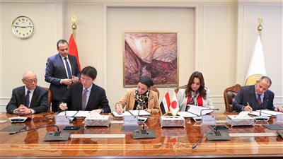 وزيرتا البيئة والتنمية المحلية ومحافظ بورسعيد يوقعون وثيقة مشروع تحسين كفاءة إدارة المخلفات البلاستيكية