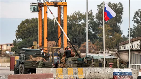 العلم الروسي لا يزال