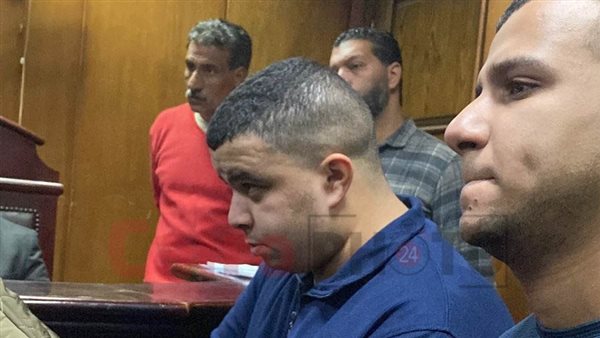 عصام صاصا وشقيقة