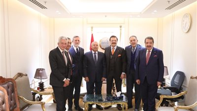 كامل الوزير: أولوية لتوطين 23 صناعة واعدة.. وإعطاء جميع الحوافز والتيسيرات للمستثمرين 