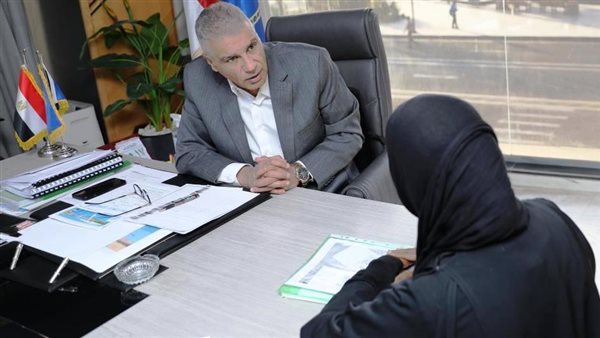 محافظ أسوان