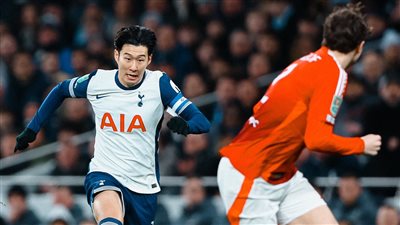 نتيجة مباراة مانشستر يونايتد وتوتنهام في كأس الكاراباو.. انتهاء الشوط الأول بتأخر الشياطين الحمر 