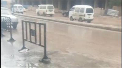 بالتزامن مع تحذيرات الأرصاد.. أمطار غزيرة تضرب محافظة مرسى مطروح | بث مباشر 