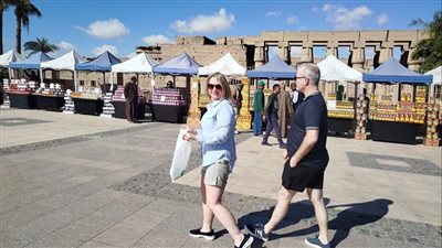 بتخفيضات تصل إلى 30%.. افتتاح سوق اليوم الواحد بمحافظ الأقصر| صور