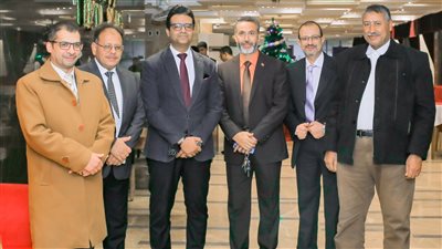 وكيل وزارة الصحة يشهد فعاليات اليوم العلمي لأطباء الزمالة بمستشفى سوهاج العام